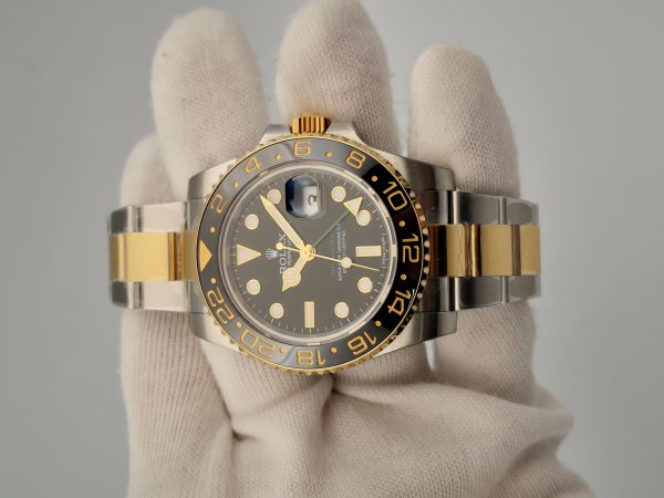 Replica Rolex GMT-Master II 116713LN 2018 V7S 24K Yellow Gold Wrapped & Stainless Steel Black Dial Luxury 3186