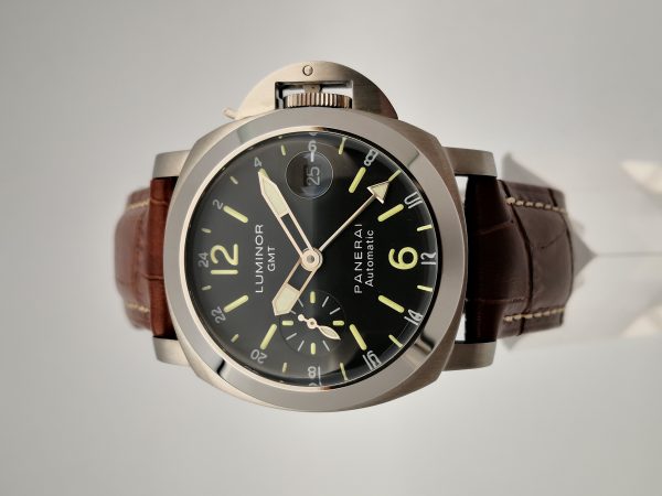 AAA+ Replica panerai Luminor GMT PAM00244-40 MM