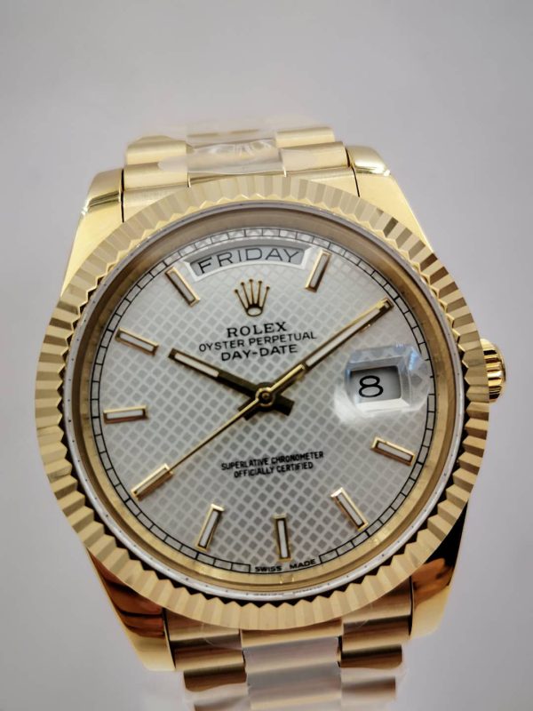 Replica Rolex Day-Date 40 228238 N Yellow Gold Silver Diagonal Dial Luxury 3255 - Image 3