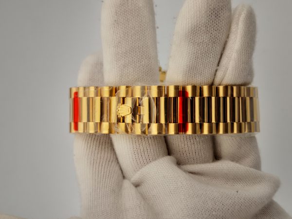 Replica Rolex Day-Date 40 228238 N Yellow Gold Champagne Dial Luxury 3235 - Image 4