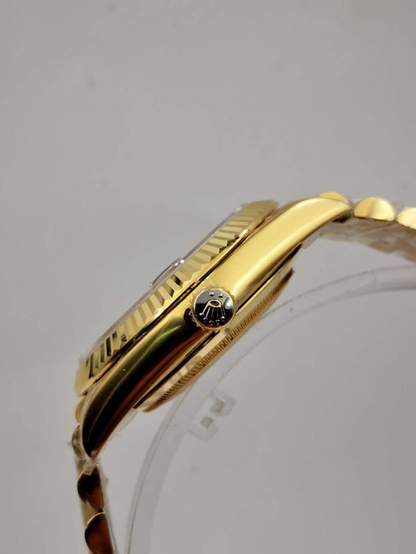 Replica Rolex Day-Date 40 228235 2018 EW Yellow Gold Black Diagonal Dial Luxury 3255 - Image 4