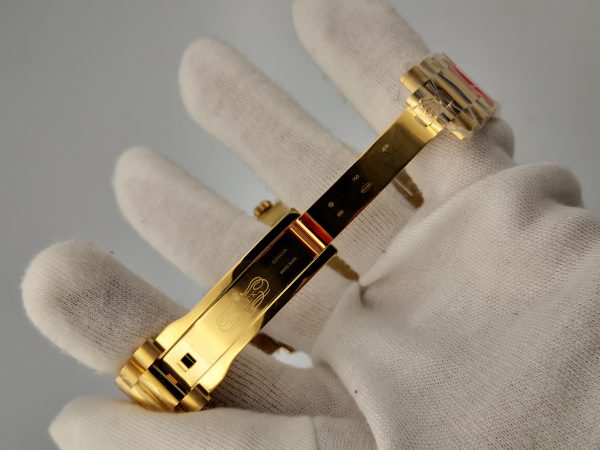 Replica Rolex Day-Date 40 228238 N Yellow Gold Champagne Dial Luxury 3235 - Image 5
