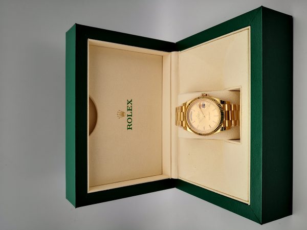 Replica Rolex Day-Date 40 228238 N Yellow Gold Champagne Dial Luxury 3235 - Image 7