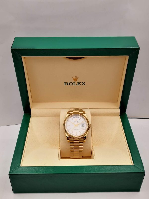 Replica Rolex Day-Date 40 228238 N Yellow Gold Silver Diagonal Dial Luxury 3255 - Image 9
