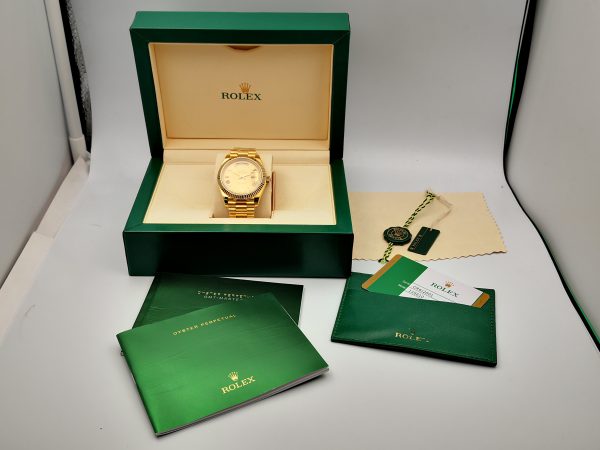 Replica Rolex Day-Date 40 228238 2018 EW Yellow Gold Champagne Dial Luxury 3255 - Image 7